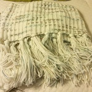 ❄NWT❄Jessica Simpson sweater scarf